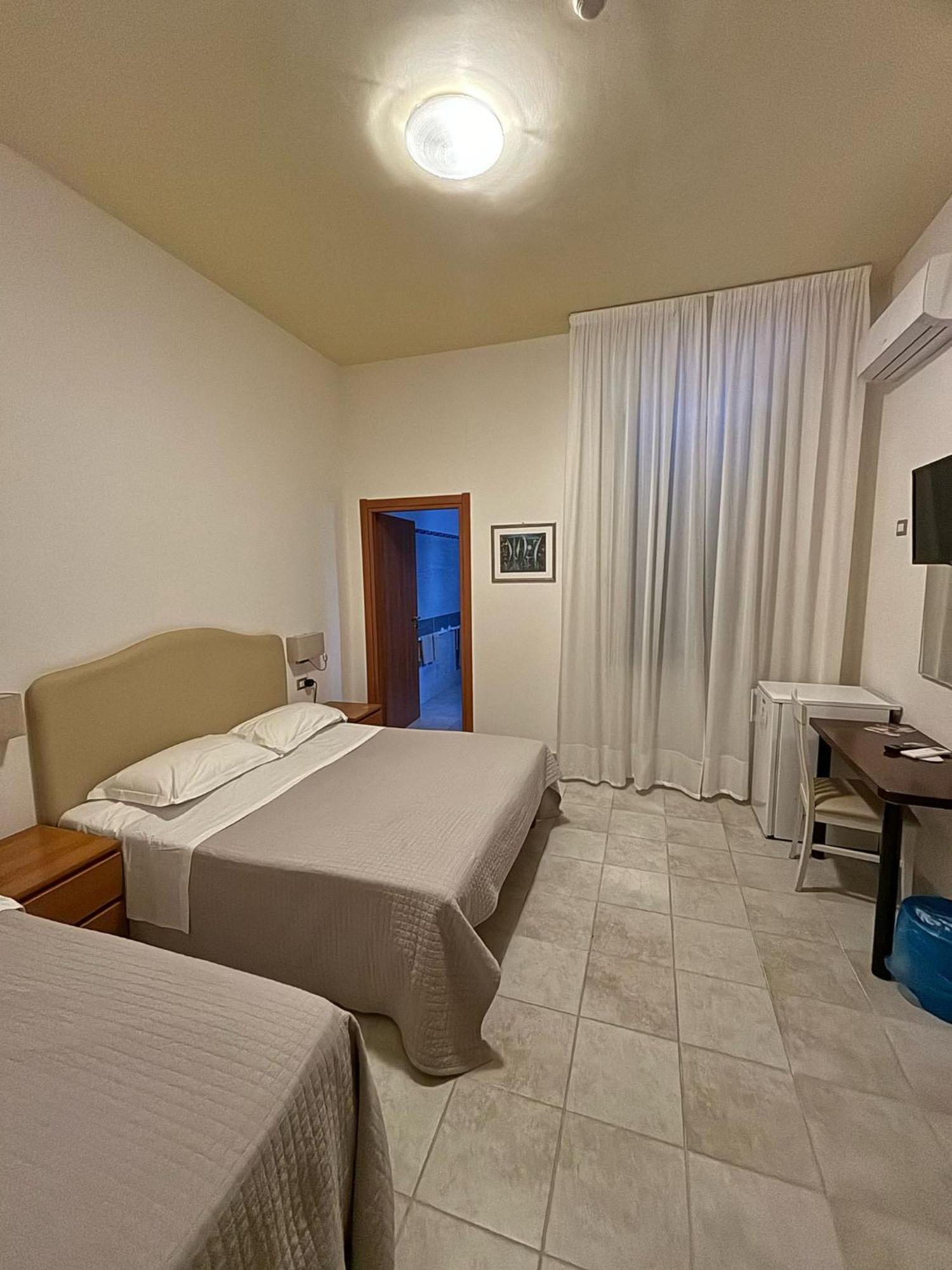 Standard Triple Room,718784365:JPEG